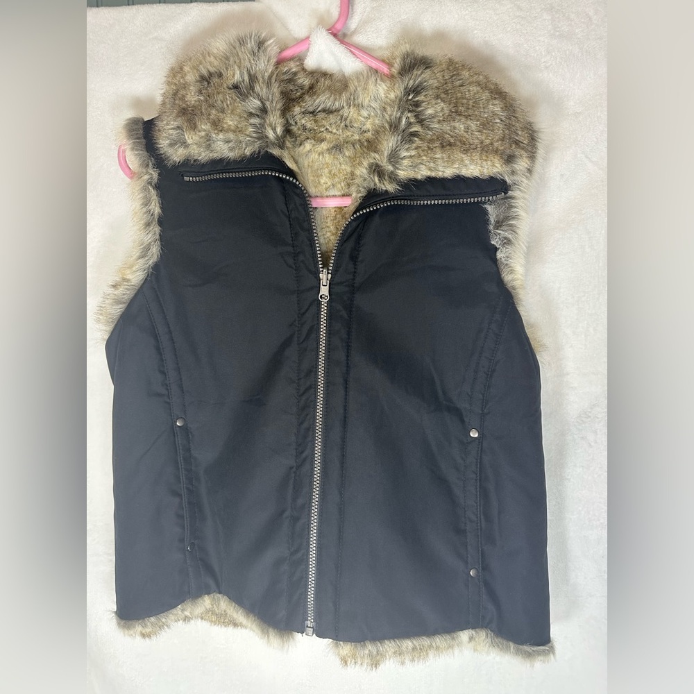 Weatherproof Black Vest with Faux Fur Trim
